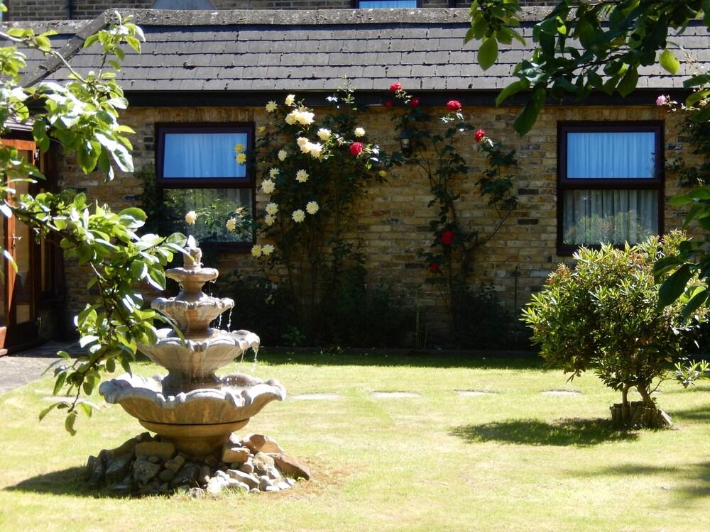 Cottage Guest House هيثرو المظهر الخارجي الصورة